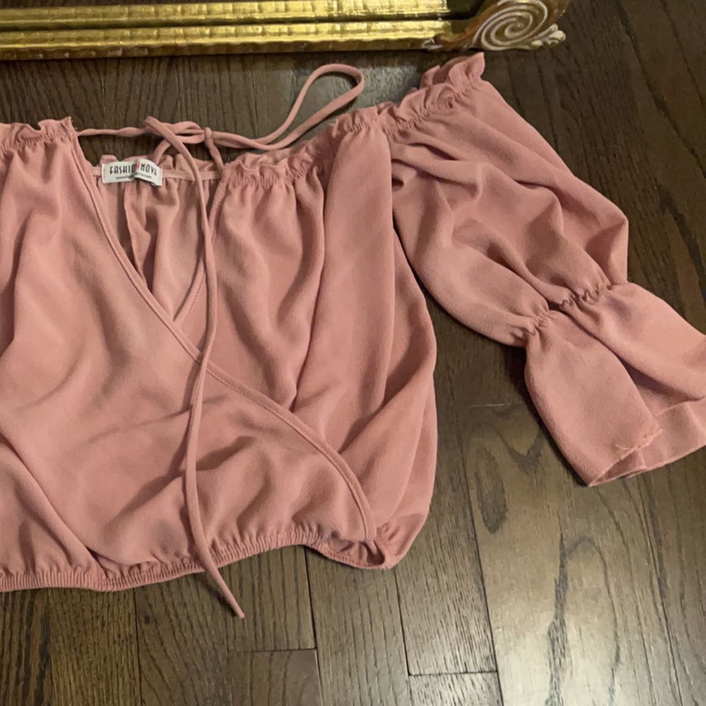 FASHION NOVA - Picture 3 of 4